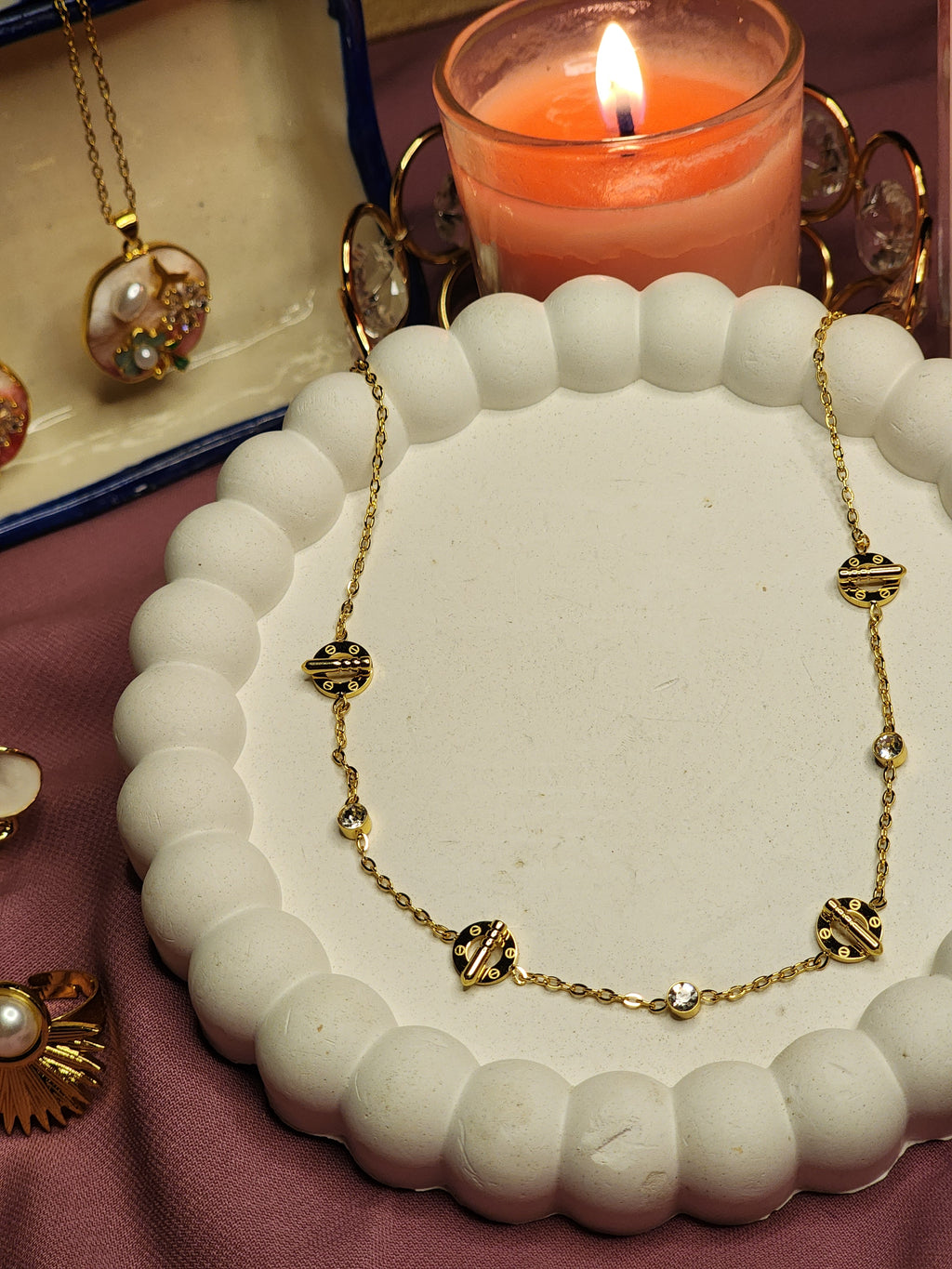 Gold Toogle station necklace