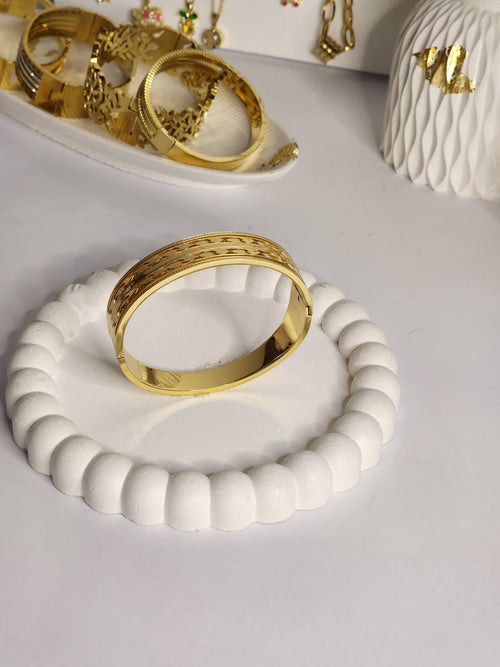 Chain Engraved Bangle