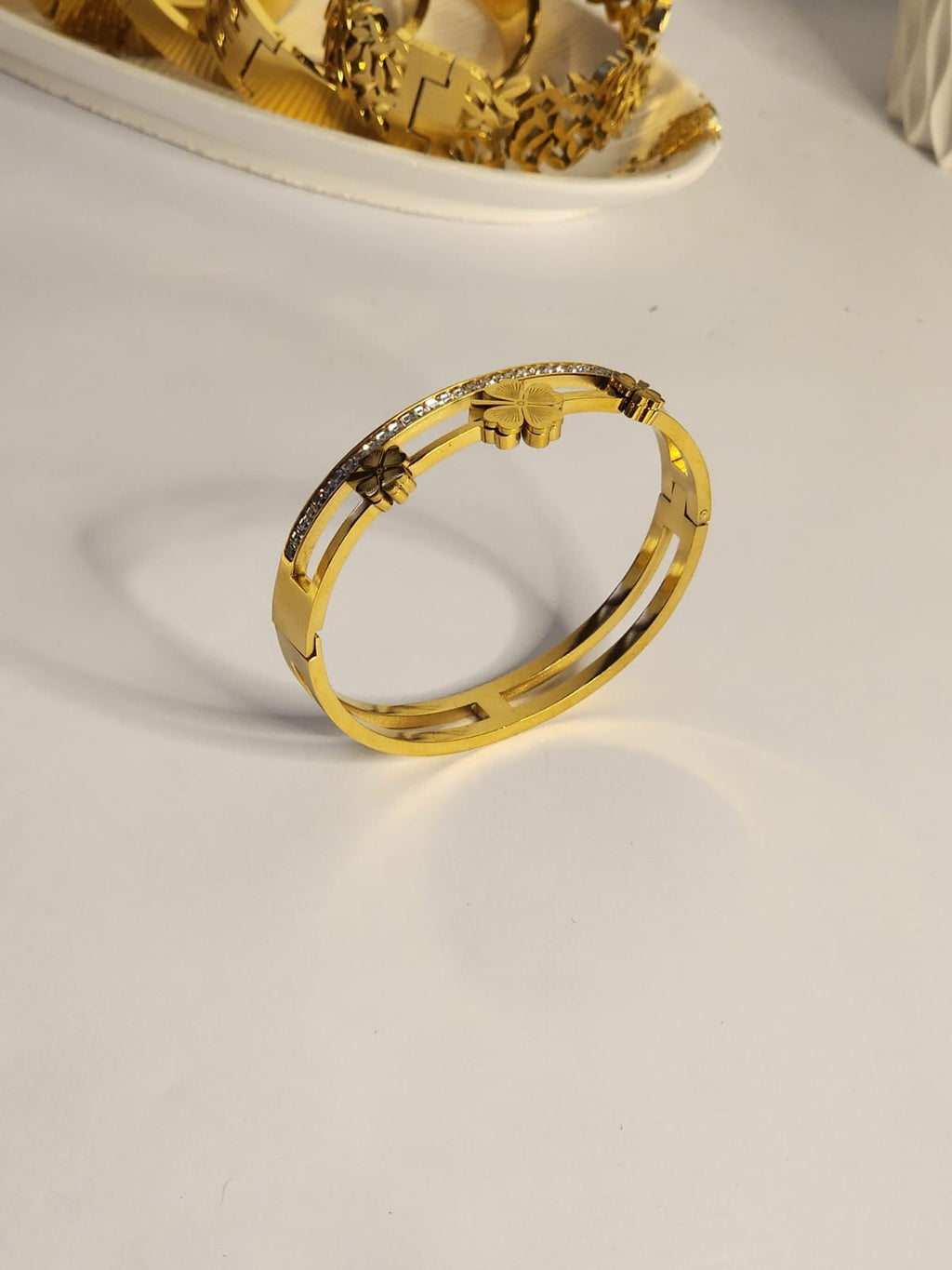 Double Band Clover Pavé Bangle
