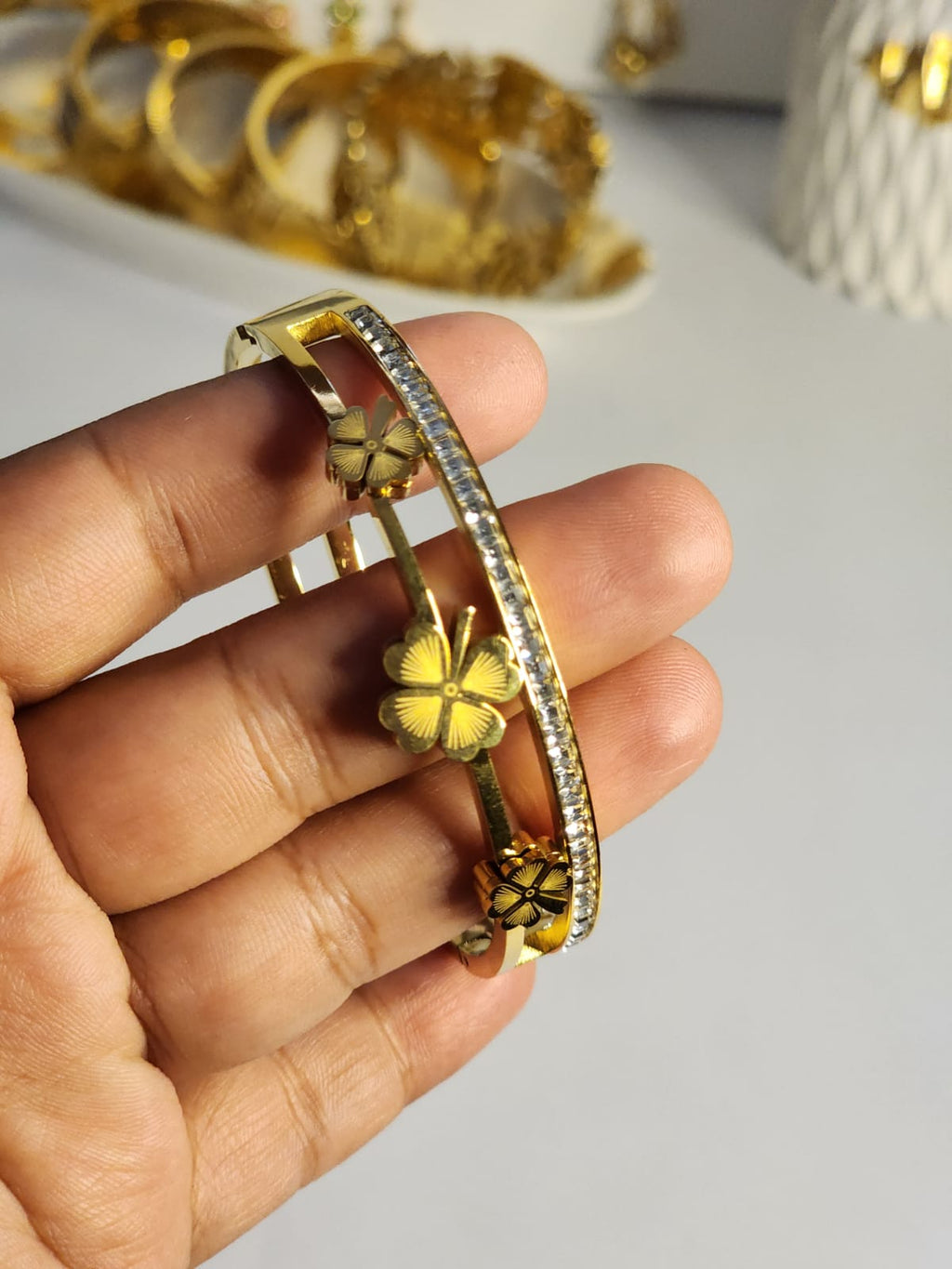 Double Band Clover Pavé Bangle