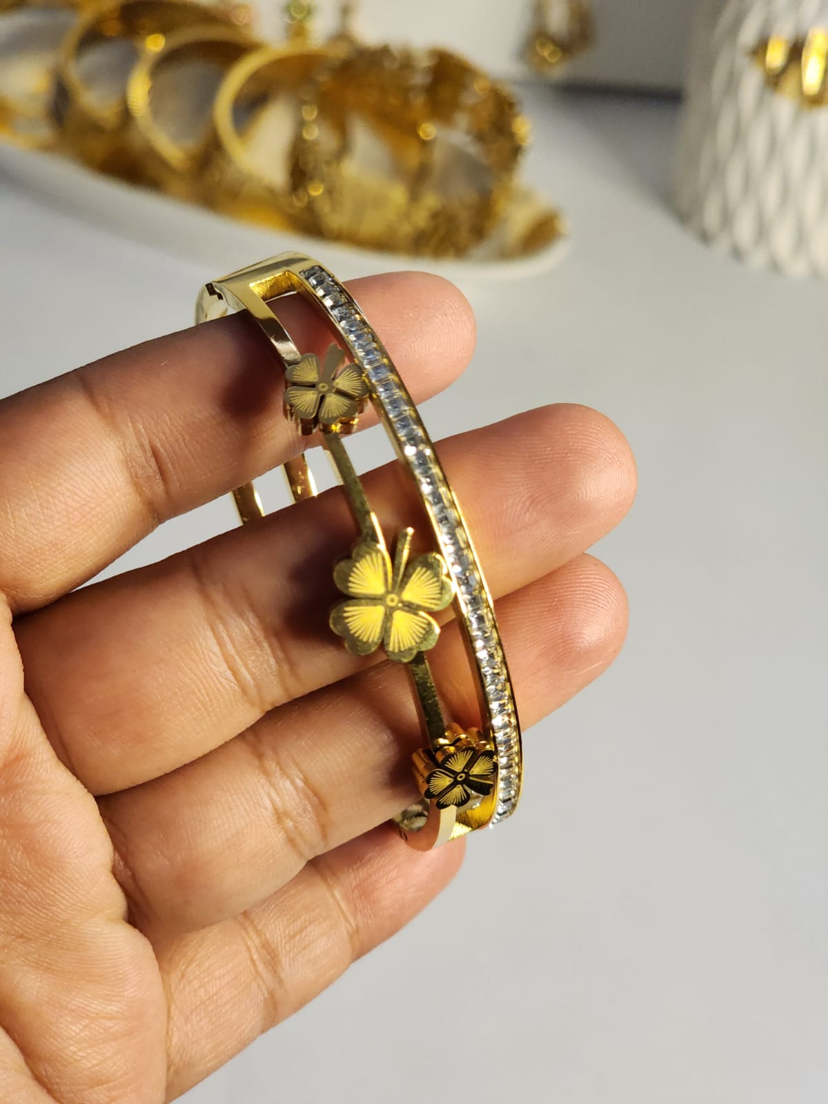 Double Band Clover Pavé Bangle