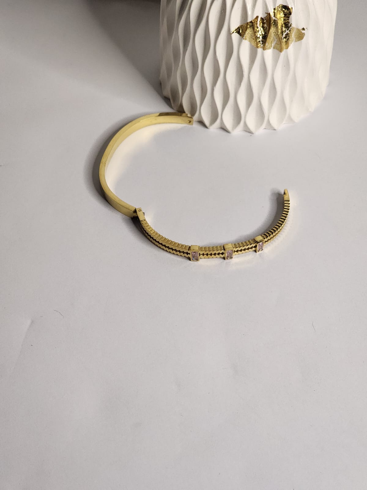 Ribbed Spine Pavé Bar Bangle