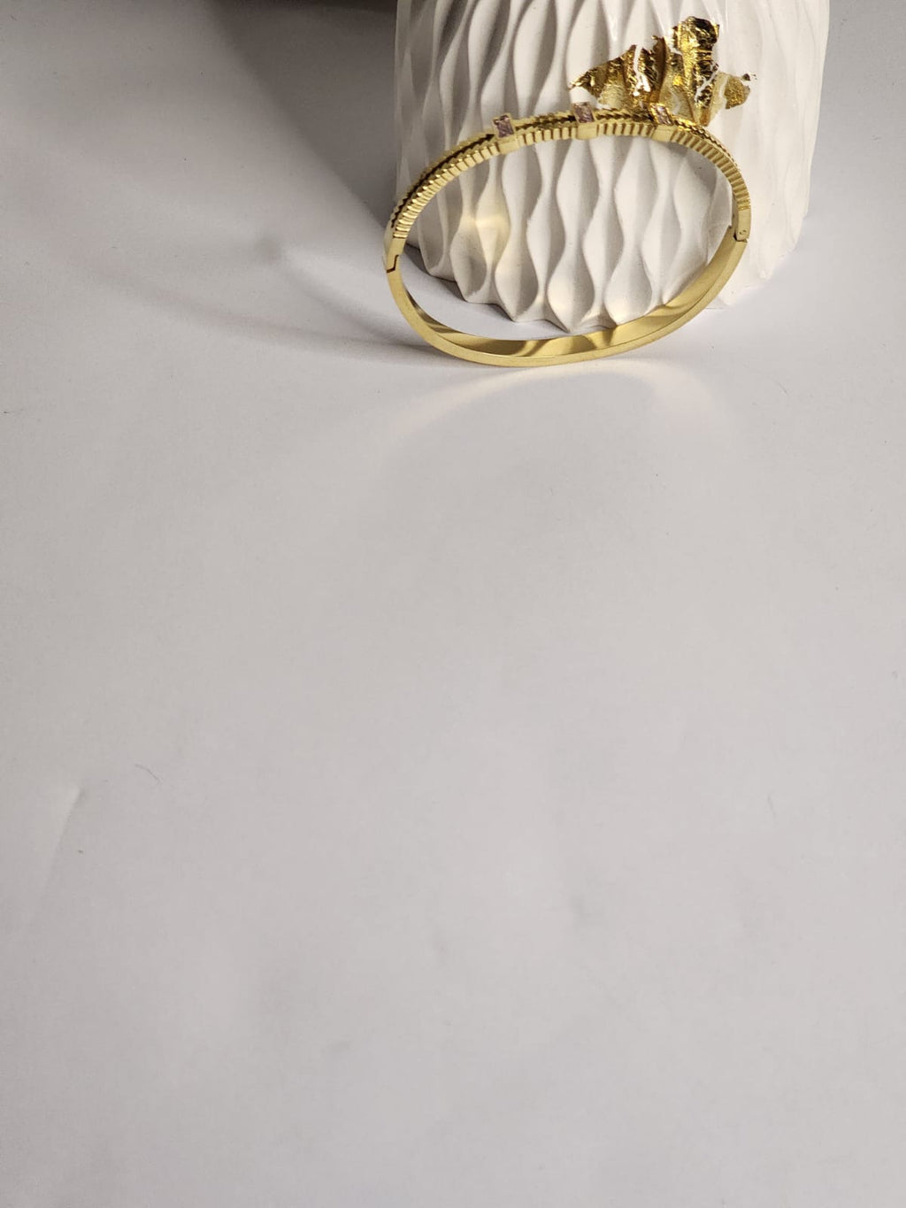 Ribbed Spine Pavé Bar Bangle