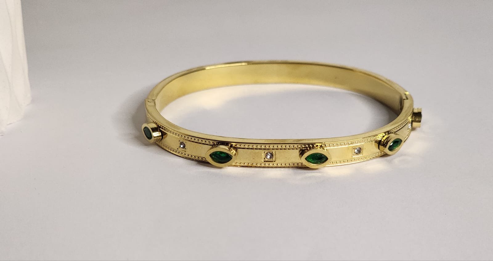 Emerald Stone Studded Bangle