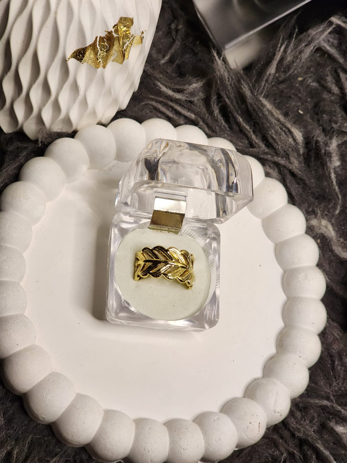 Gold leaf and wheat woven band ring in a clear gift box