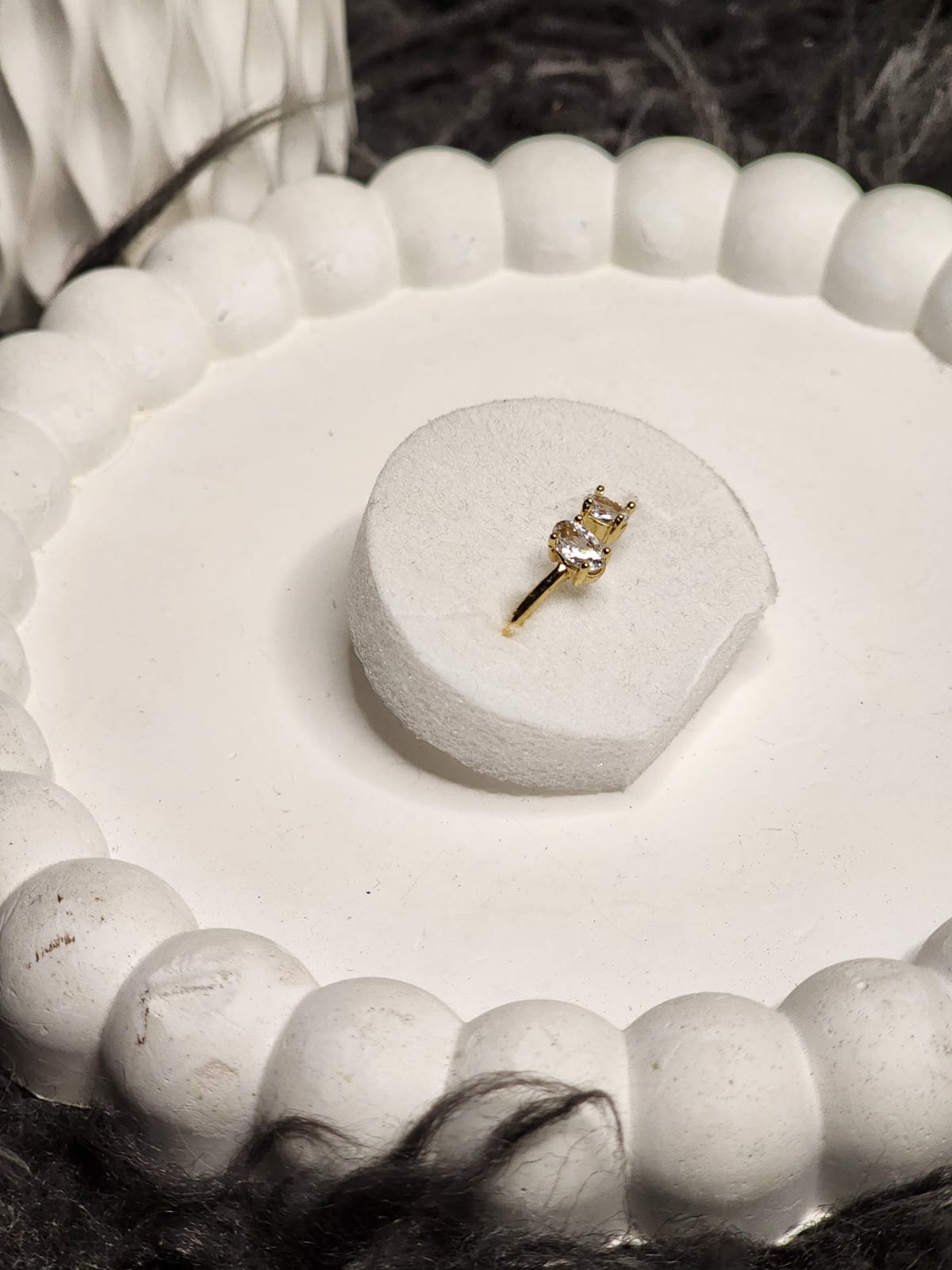 Crystal gold ring with CZ stones - side view