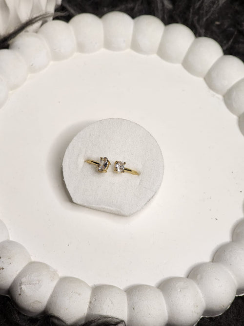 Crystal gold ring with CZ stones - top view