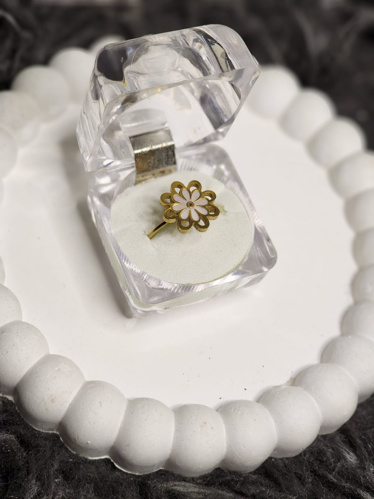 White Daisy Ring – top view in box