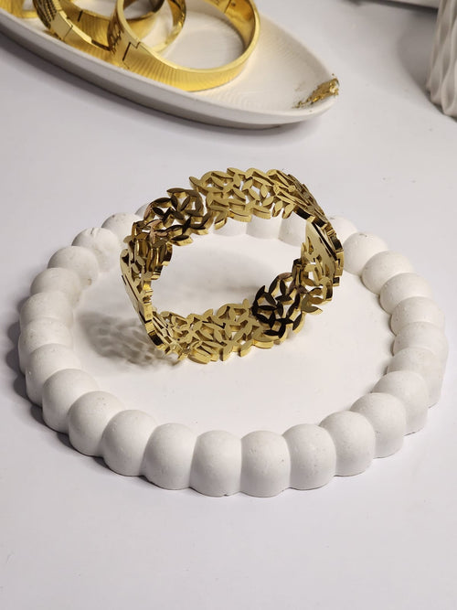 Arabic Calligraphy Cutout Bangle